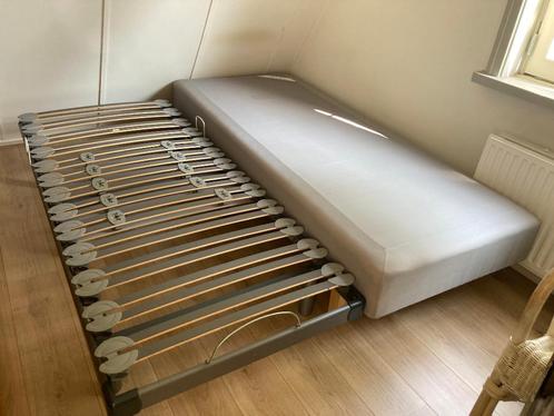 twee bedden met matrassen, Huis en Inrichting, Slaapkamer | Bedden, Gebruikt, Eenpersoons, 90 cm, 220 cm, Ophalen