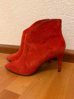 Buffalo London Suède Enkellaarsjes Rood Maat 39, Lage of Enkellaarzen, Ophalen of Verzenden, Zo goed als nieuw, Rood