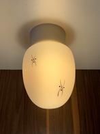 Plafondlamp melkglas bol met zwart werkje, Ophalen of Verzenden, Gebruikt, Glas