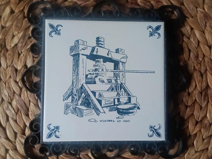 Wijnpers  tegeltje Met mooie afbeelding van Antieke Wijnpers, Huis en Inrichting, Woonaccessoires | Lijsten, Minder dan 50 cm