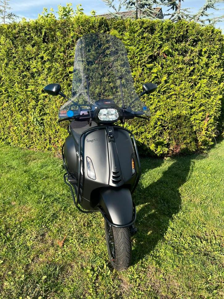 Vespa Sprint 2021 matzwart 3635 km, Fietsen en Brommers, Scooters | Vespa, Gebruikt, Vespa S, Maximaal 25 km/u, Benzine, Ophalen
