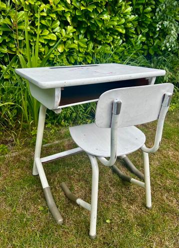Vintage kinder bureautje - lekker verfje en klaar! beschikbaar voor biedingen