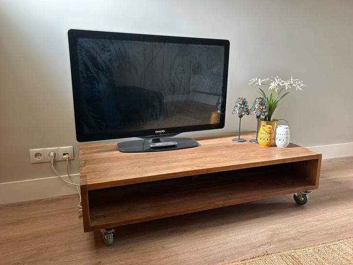 Philips 37PFL8605H/12 LED TV met Ambilight, Audio, Tv en Foto, Televisies, Gebruikt, LED, 80 tot 100 cm, Full HD (1080p), Philips