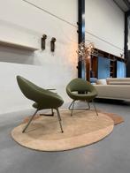 2 Nieuw Artifort Shark Lounge Fauteuils groen stof stoel, Nieuw, 75 tot 100 cm, Ophalen of Verzenden, Stof