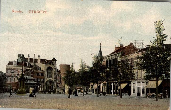 Utrecht Neude met de sfeervolle lantaarn en watertoren veraf, Verzamelen, Ansichtkaarten | Nederland, Ongelopen, Utrecht, Voor 1920