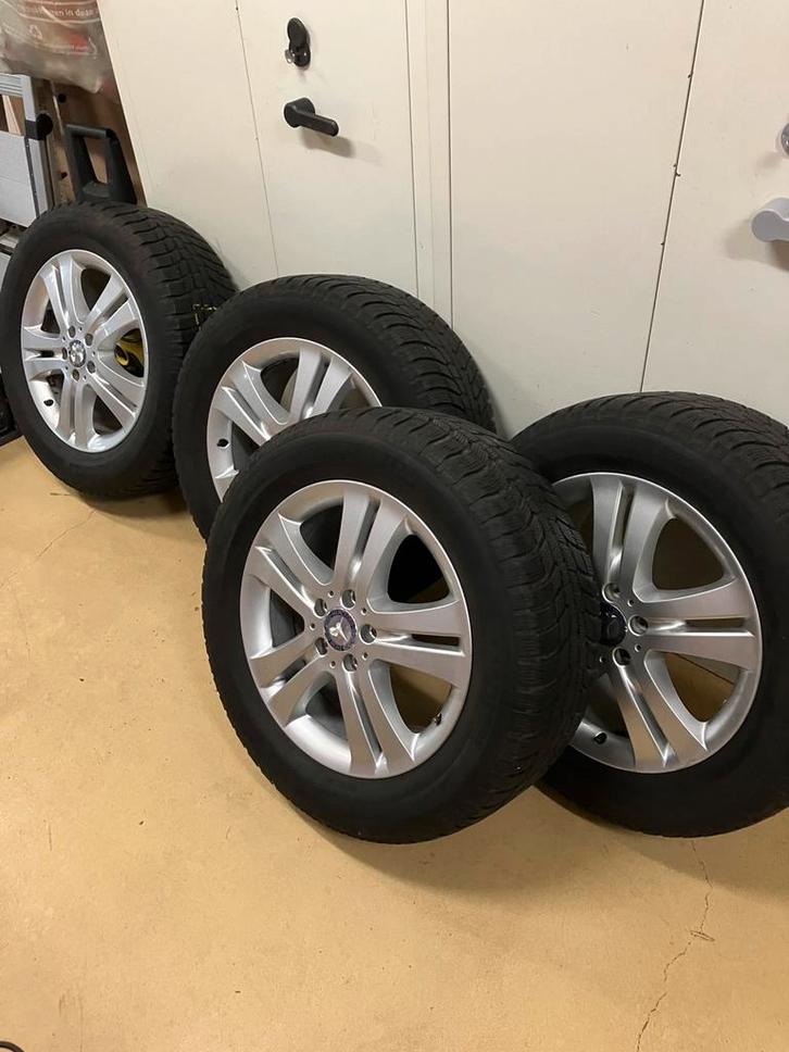Mercedes ML velgen met Michelin winterbanden 7a8 mm, Auto-onderdelen, Banden en Velgen, Velg(en), Winterbanden, 18 inch, 255 mm