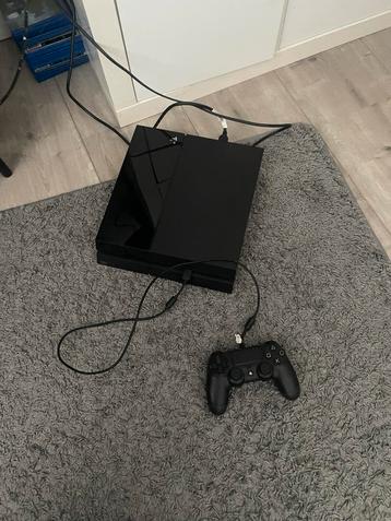 Playstation 4 met games en controller beschikbaar voor biedingen