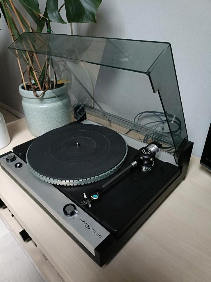 Thorens TD110, Audio, Tv en Foto, Platenspelers, Zo goed als nieuw, Platenspeler, Thorens, Ophalen
