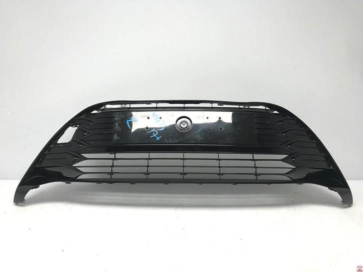 Toyota Yaris 3 Facelift Bumper Rooster 53102-0D130, Auto-onderdelen, Carrosserie en Plaatwerk, Bumper, Toyota, Voor, Gebruikt