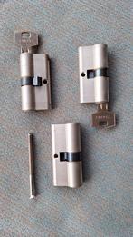 3 gelijke SKG cilindersloten 30 x 30, Ophalen of Verzenden, Gebruikt, Overige materialen, Slot