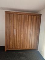 Grote houten kast - modern en in topstaat!, Huis en Inrichting, Ophalen, 200 cm of meer, Met hangruimte, Zo goed als nieuw
