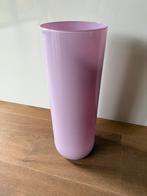 Roze vaas van melkglas, Huis en Inrichting, Woonaccessoires | Vazen, Ophalen, Overige kleuren, Minder dan 50 cm, Glas