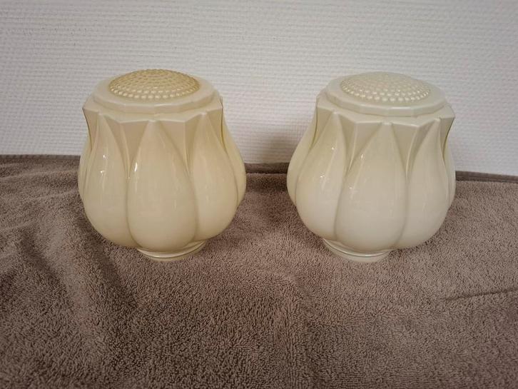 2 beige Thabur tulp opaline lampen, Antiek en Kunst, Antiek | Lampen, Ophalen of Verzenden