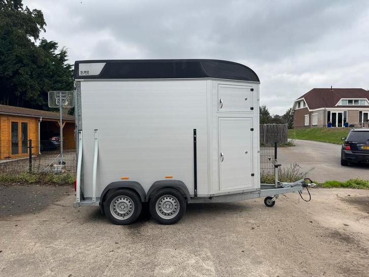 Sirius S80 Paardentrailer 2018 met hengstenschot, Dieren en Toebehoren, Paarden en Pony's | Trailers en Aanhangwagens, Zo goed als nieuw