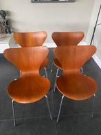 Arne Jacobsen vlinderstoelen, Vier, Gebruikt, Ophalen of Verzenden, Hout