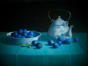 Stilleven met pruimen en theepot beschikbaar voor biedingen