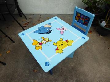 Kindertafel en -stoeltje, Winnie the Pooh, gebruikt beschikbaar voor biedingen