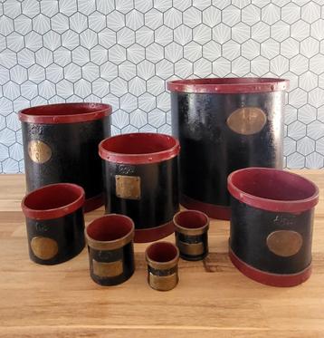 Antieke Maatbekers Set beschikbaar voor biedingen