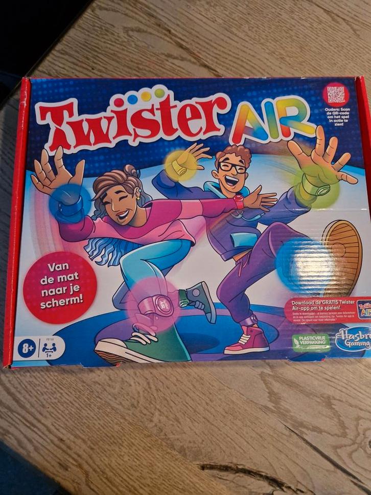 Twister Air - Nieuw!, Hobby en Vrije tijd, Gezelschapsspellen | Bordspellen, Nieuw, Een of twee spelers, Drie of vier spelers