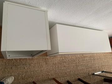 IKEA Besta kastjes dressoir met chroom onderstel 