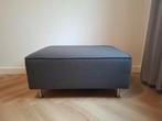 Antraciet hocker / voetenbank / poef, Ophalen, 75 tot 100 cm, Zo goed als nieuw, Stof