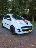 Peugeot 107 1.0 12V 3DR 2010 Wit, Auto's, Voorwielaandrijving, 4 stoelen, Origineel Nederlands, Bedrijf