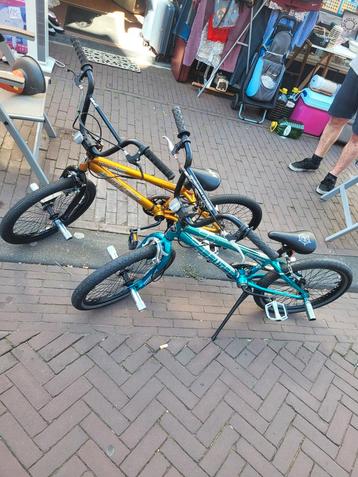 twee BMX Fietsen . beschikbaar voor biedingen