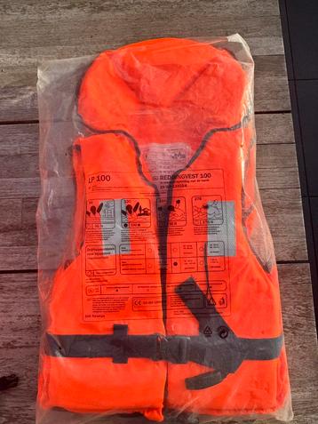 Te koop aangeboden: 2x 100N Reddingsvest  beschikbaar voor biedingen