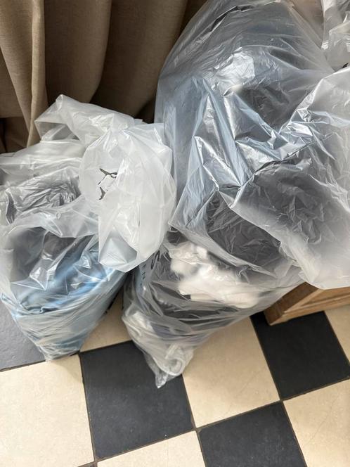 Groot pakket met veel kleding zie advertentie, Kleding | Heren, Heren-kledingpakketten, Zo goed als nieuw, Maat 48/50 (M), Ophalen