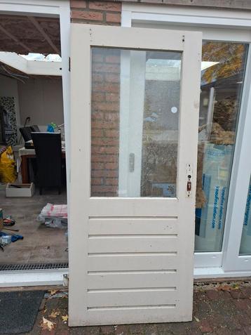 Schuur deur beschikbaar voor biedingen