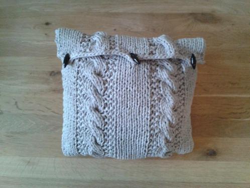 Grijs kussen (handgemaakt), Huis en Inrichting, Woonaccessoires | Kussens, Nieuw, Grijs, Vierkant, Ophalen of Verzenden