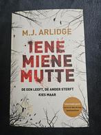 M.J. Arlidge - Iene Miene Mutte, Boeken, Thrillers, Gelezen, Ophalen of Verzenden, Nederland, M.J. Arlidge