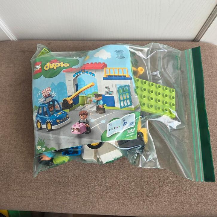LEGO Duplo 10902 Politiebureau, Kinderen en Baby's, Speelgoed | Duplo en Lego, Zo goed als nieuw, Duplo, Complete set, Ophalen