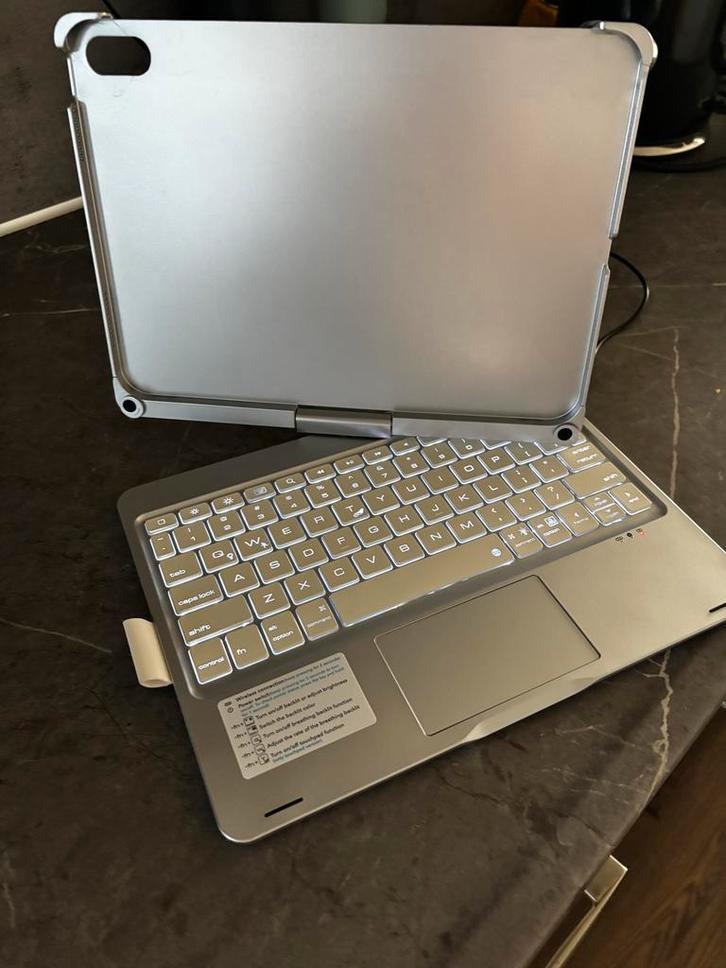 iPad Hoes met Toetsenbord - Nieuwstaat!, Computers en Software, Apple iPads, Zo goed als nieuw, Apple iPad, 10 inch, Zilver, Ophalen of Verzenden