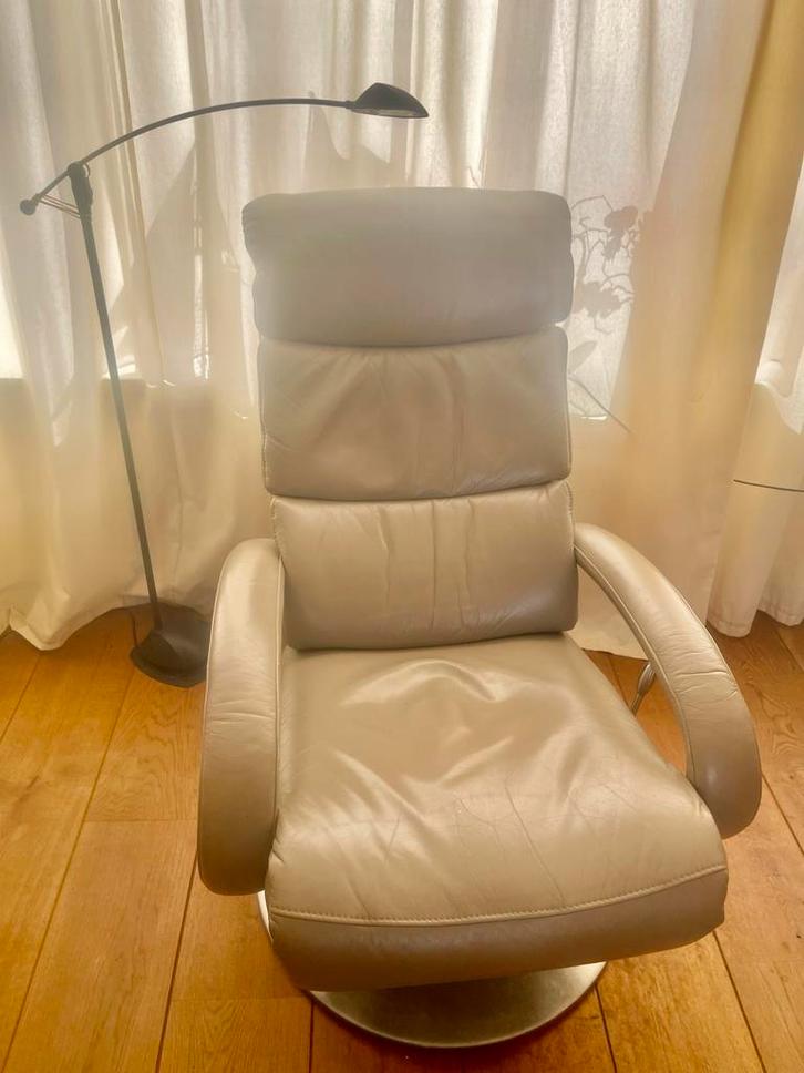 Hukla Relaxstoel Maat M - Grijs Leer, Huis en Inrichting, Fauteuils, Zo goed als nieuw, Leer, 50 tot 75 cm, 75 tot 100 cm, Ophalen