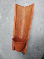Terracotta bloempot gemaakt van een antieke dakpan., Ophalen of Verzenden, Gebruikt, Rond, Minder dan 25 cm
