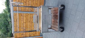 The Caveman Grill,Barbecue openhaard. beschikbaar voor biedingen