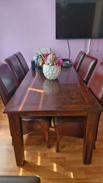 Mooie echt houten tafel te koop beschikbaar voor biedingen