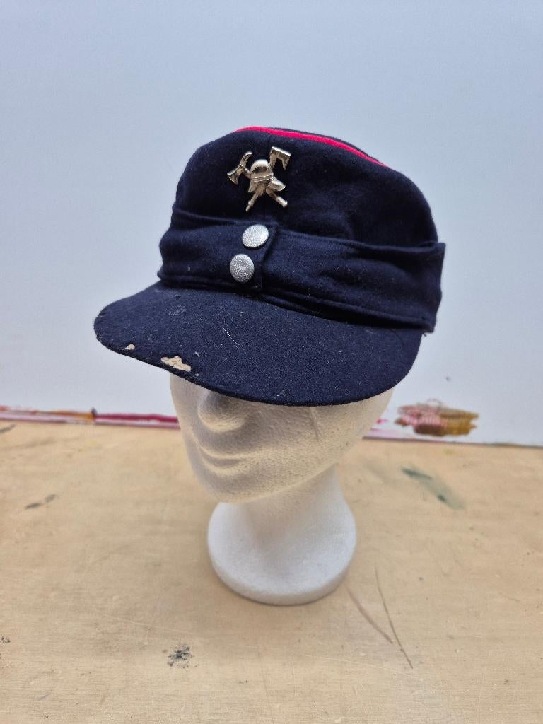 WW2 Duitse M43 pet brandweer of polizei, Ophalen of Verzenden, Overige soorten, Duitsland, Helm of Baret