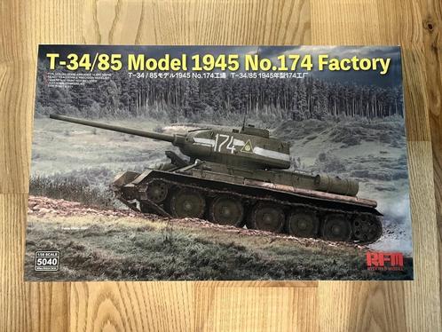 RFM 1/35 T-34 1944 Model 174 tank bouwdoos, Hobby en Vrije tijd, Modelbouw | Auto's en Voertuigen, Zo goed als nieuw, Tank, 1:32 tot 1:50