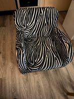 Leuke zebra print stoel fauteuil zwart wit, Huis en Inrichting, Zitzakken, Ophalen, Zo goed als nieuw, Wit