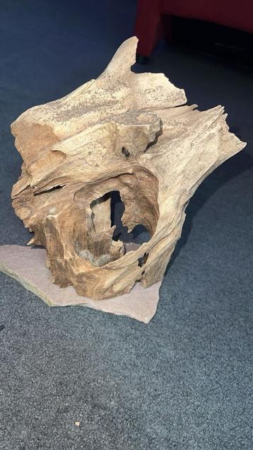 Aquariumdecoratie van hout rn steen beschikbaar voor biedingen