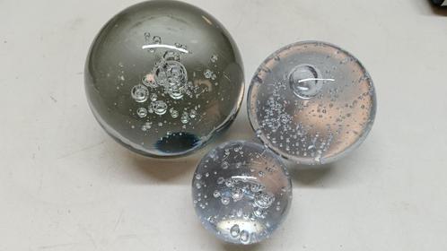 3 Presse-Papiers glas met belletjes, Antiek en Kunst, Antiek | Glas en Kristal, Ophalen of Verzenden