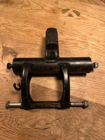 Piaggio zip 50 2T subframe + bouten en moeren beschikbaar voor biedingen