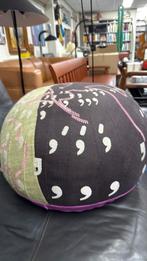 Vitra Bovist poef. Hella Jongerius, Huis en Inrichting, Banken | Voetenbanken en Poefen, Ophalen, Zo goed als nieuw, Rond, Minder dan 50 cm