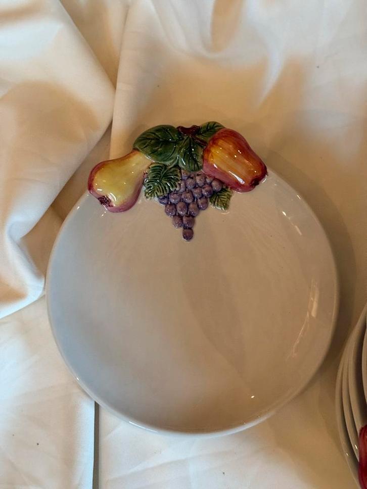 Bordallo Pinheiro Fruitbord, Huis en Inrichting, Keuken | Servies, Nieuw, Bord(en), Overige stijlen, Aardewerk, Ophalen of Verzenden