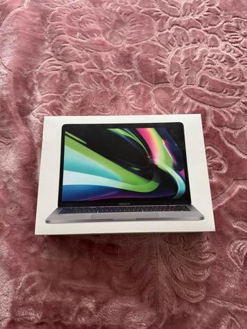 Macbook pro 13 inch 256GB 2020 zeer goed beschikbaar voor biedingen