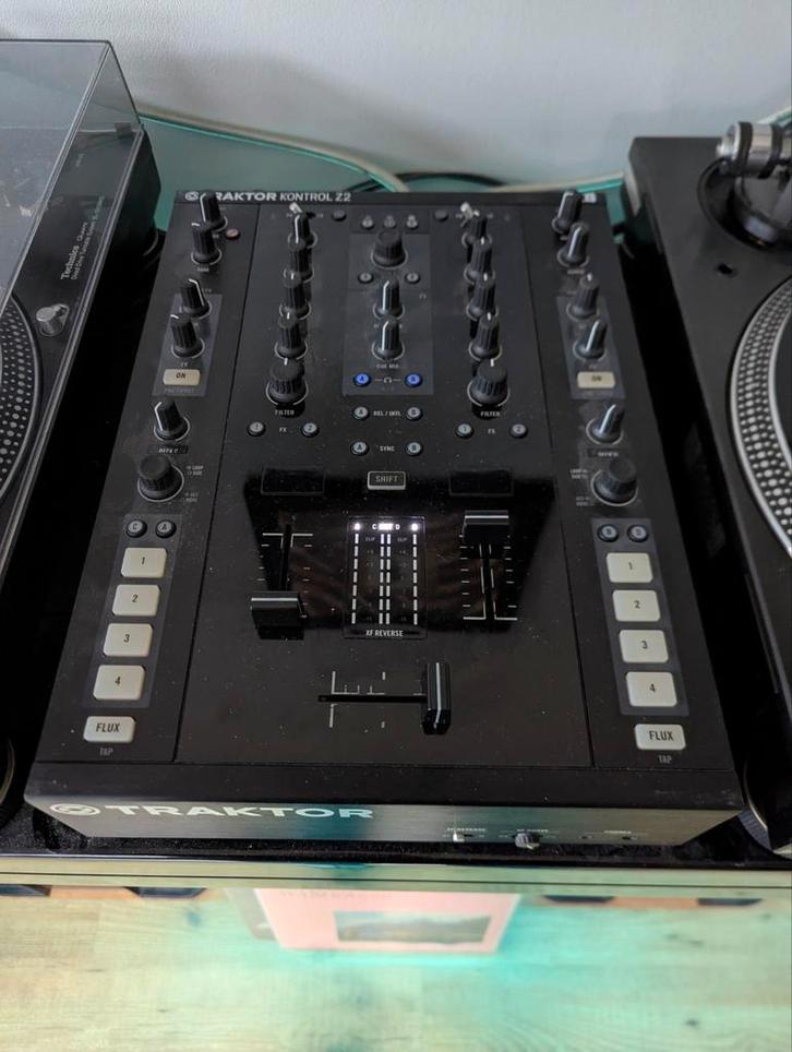 Native Instruments Traktor Kontrol Z2 DJ Mixer, Muziek en Instrumenten, Mengpanelen, Ophalen of Verzenden