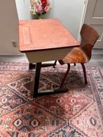 Vintage school tafel met stoel., Kinderen en Baby's, Ophalen, Zo goed als nieuw, Tafel(s) en Stoel(en)