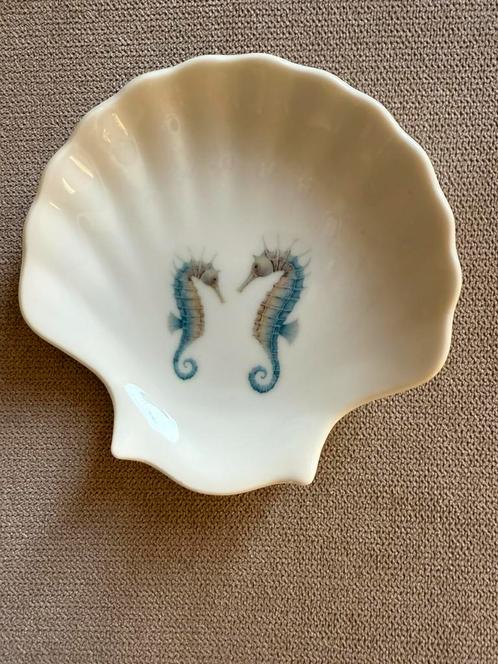 Vintage porseleinen bordje schaaltje vorm schelp zeepaardjes, Antiek en Kunst, Antiek | Schalen, Ophalen of Verzenden